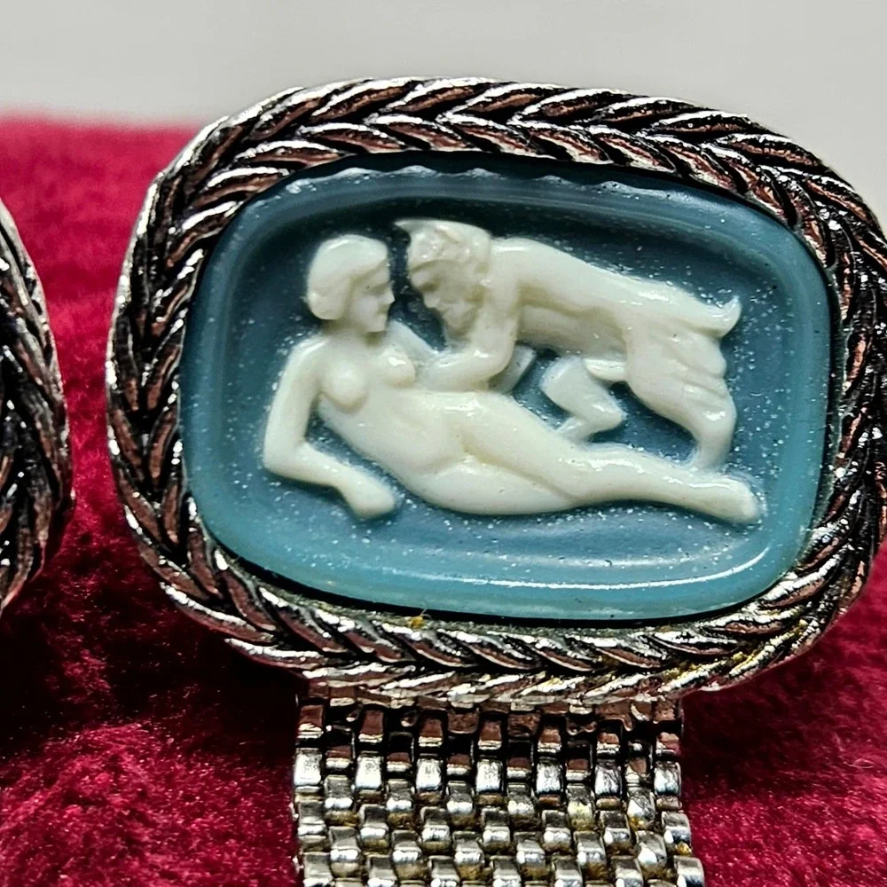 Vintage Cufflinks Mens OS Silver Blue Wrap Mesh Faux Cameo Woman Wolf Intaglio